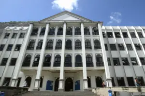 Fachada da Universidade Federal do Estado do Rio de Janeiro (Unirio) - Concurso UniRio: Banca em definição. Edital em breve com 115 vagas!