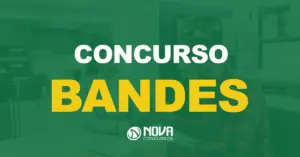 Funcionária conversando com cliente em agência bancária. Texto sobre a imagem Concurso Bandes