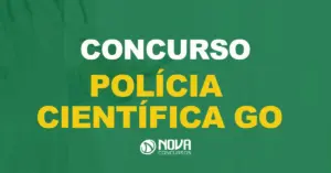 Um médico de jaleco escrevendo em uma prancheta.Texto sobre a imagem Concurso Polícia Cientifica GO