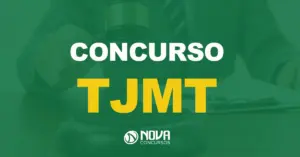 pessoa segurando um martelo sobre a mesa em um ambiente de tribunal com texto sobre a imagem escrito concurso TJMT