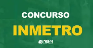 Dois funcionários com prancheta preenchendo uma tabela de controle de qualidade, sobre a imagem concurso Inmetro