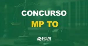 martelo de madeira e balança de justiça no ministério publico com texto sobre a imagem escrito concurso mp to