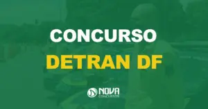 agentes de trânsito enfileirados ao lado de carros com texto sobre a imagem escrito concurso detran df