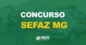 agente da secretaria da fazenda ao lado de carro realizando a fiscalização com texto sobre a imagem escrito concurso sefaz mg