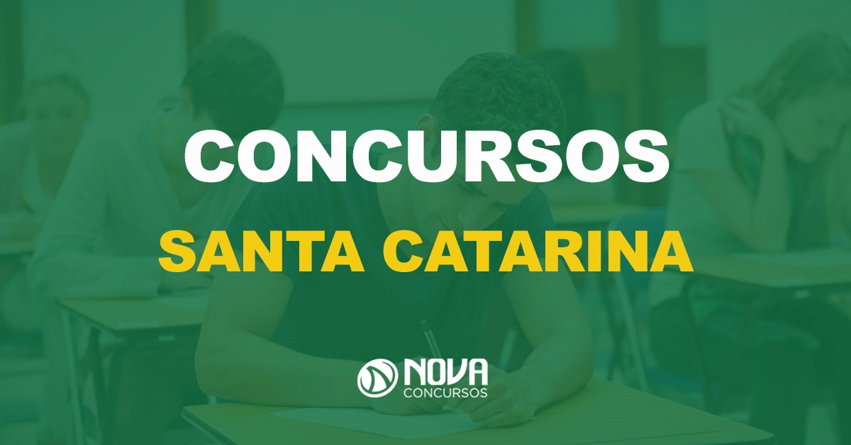 pessoas fazendo exame em sala de aula com texto sobre a imagem escrito concursos santa catarina (SC)