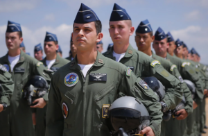 Militares da Força Aérea Brasileira (FAB) em formação - Concurso Aeronáutica AFA 2026