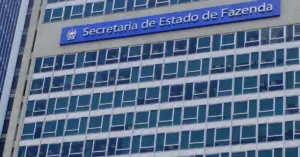 Fachada do edifício sede da Secretaria de Fazenda do Rio de Janeiro (Sefaz RJ).