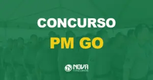 policiais militares de Goiás fardados e reunidos com texto sobre a imagem escrito concurso pm go