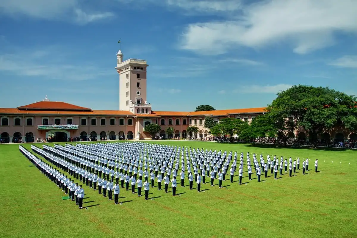 Formação de cadetes no pátio da Escola Preparatória de Cadetes do Exército (EsPCEx) - Concurso EsPCEx 2026