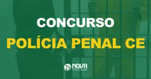 policial trancando a grade da prisão com texto sobre a imagem escrito concurso polícia penal CE