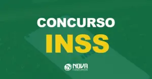 Celular sobre teclado com tela ligada no aplicativo do INSS e texto sobre a imagem Concuso INSS e logo