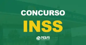 Fachada de uma agência da Previdência Social no Brasil com texto sobre a imagem Concurso INSS