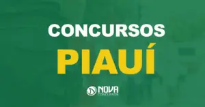 Um policial em serviço na rua durante um protesto, com uma multidão em segundo plano com texto sobre a imagem Concursos Piauí