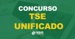 Mão pressionada botão na urna eletrônica com texto sobre a imagem Concurso TSE Unificado