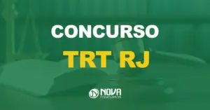 martelo de madeira e balança sobre a mesa com texto sobre a imagem escrito concurso TRT RJ