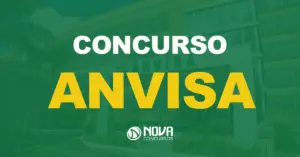 Fachada do prédio da Anvisa com canteiros verdes e com texto sobre a imagem escrito Concurso Anvisa