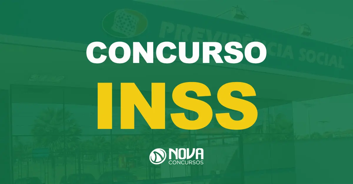 Fachada de uma agência da Previdência Social no Brasil com texto sobre a imagem Concurso INSS