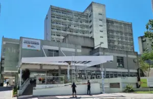 SES SC tem edital com 500 vagas é anunciado. Fachada do hospital Governador Celso Ramos.