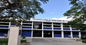 Fachada da Universidade Federal de Campina Grande (UFCG).