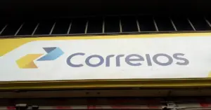 Fachada de uma das agências dos Correios / Concurso Correios