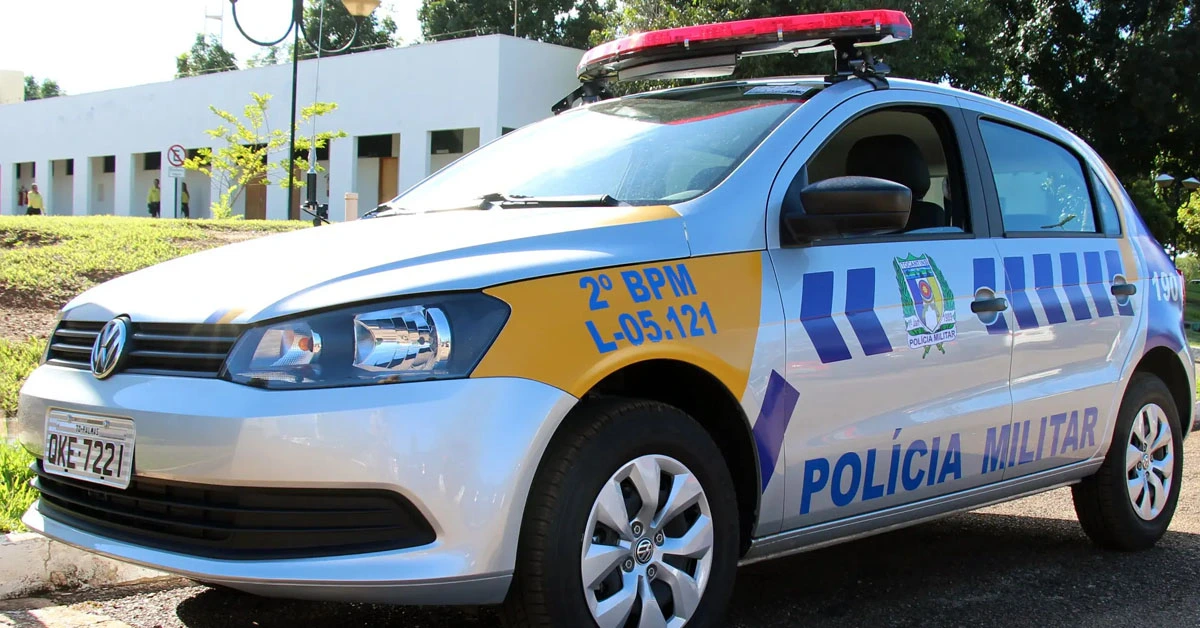 Visão lateral do carro da Polícia Militar do Estado de Tocantins / Concurso PM TO