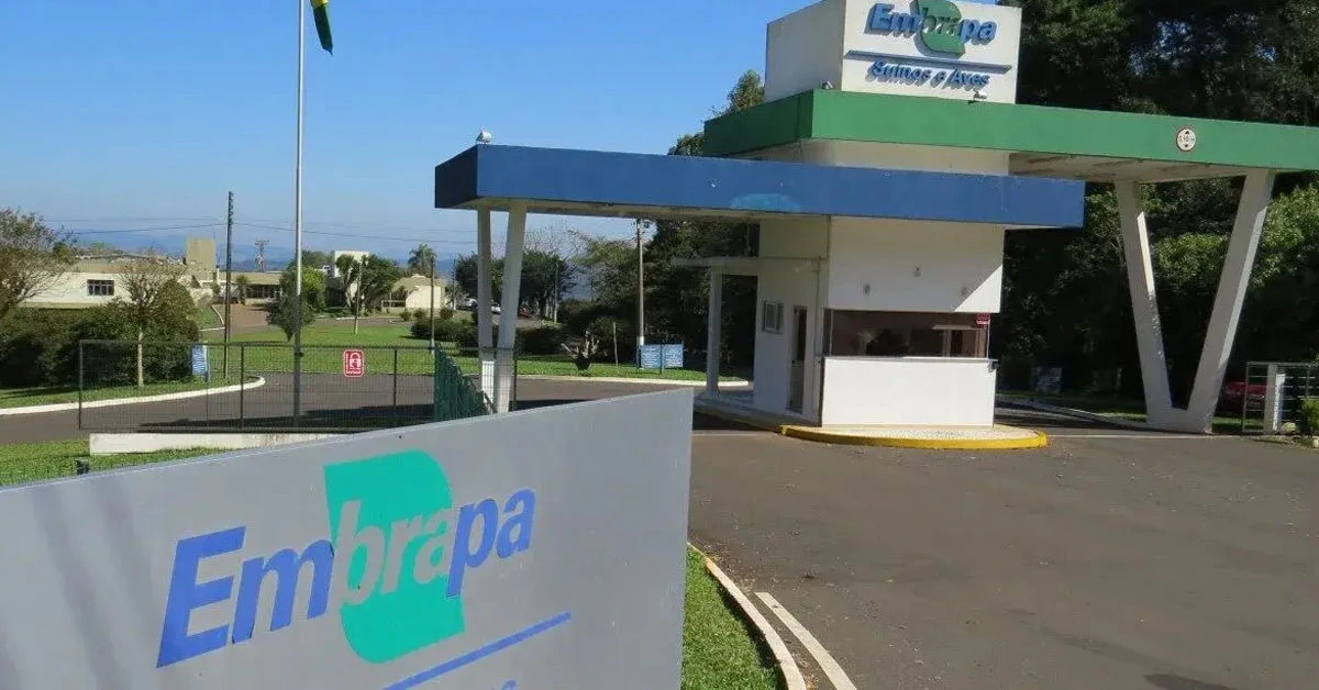 Fachada da portaria da Empresa Brasileira de Pesquisa Agropecuária / Concurso Embrapa