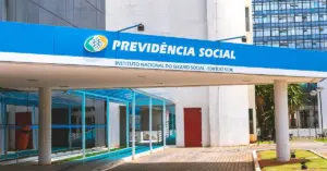 Fachada da sede do prédio do INSS mostrando a entrada / Concurso INSS