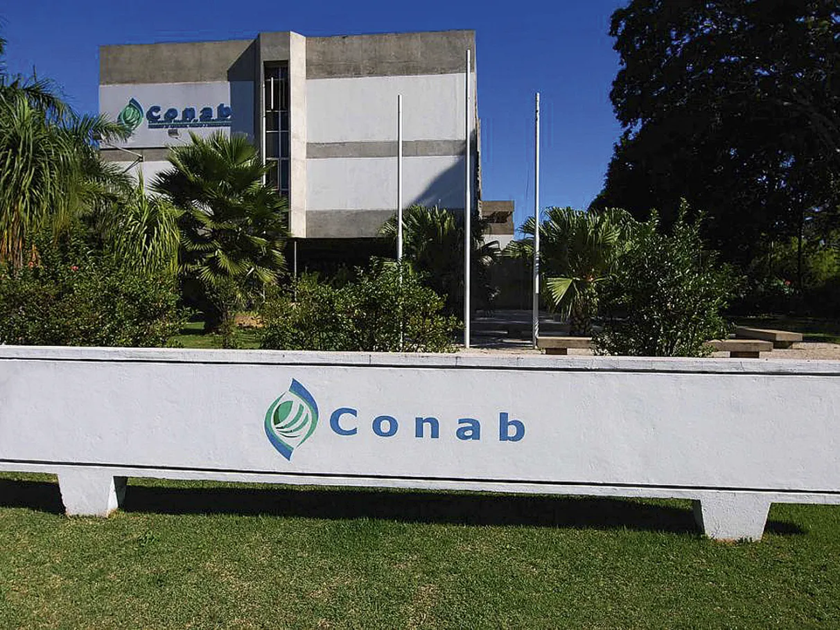 Fachada do edifício da Companhia Nacional de Abastecimento (Conab) - Concurso Conab: Banca contratada. Edital iminente!