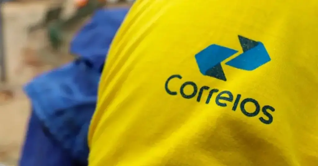 Logo dos Correios em primeiro plano / Concurso Correios.