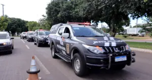 Viatura da Polícia Civil do Tocantins estacionada ao lado da estrada / Concurso PC TO