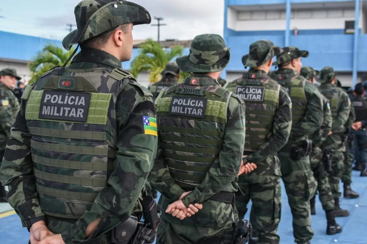 Policiais Militares de Sergipe enfileirados