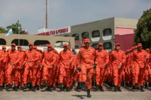 Soldados do CBMERJ marchando