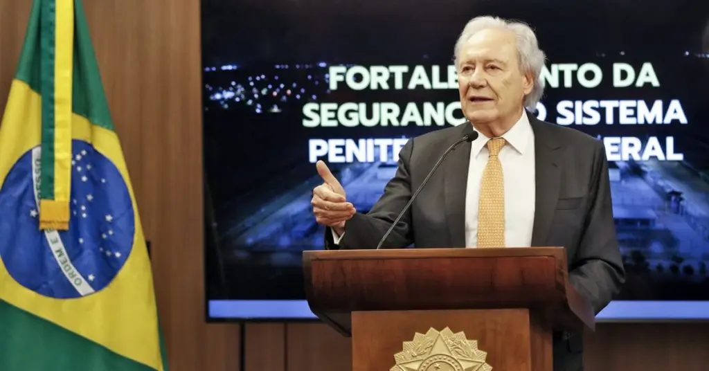 Ricardo Lewandowski, ministro da Justiça e Segurança Pública, em discurso / Concurso PF