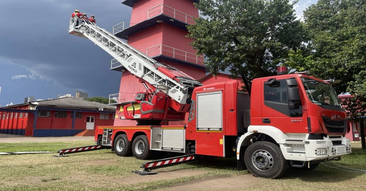 Caminhão o corpo e bombeiros / Edital Bombeiros RS