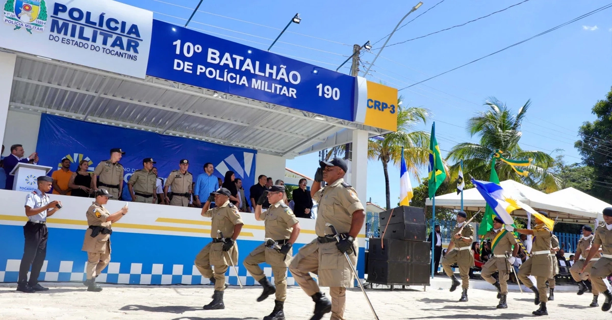 Servidores da Polícia Militar do Tocantins em formação e em desfile / Prova PM TO